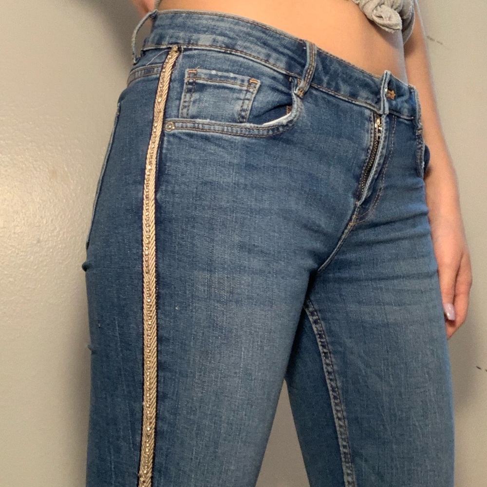 Skinny jeans with rhinestone detailing